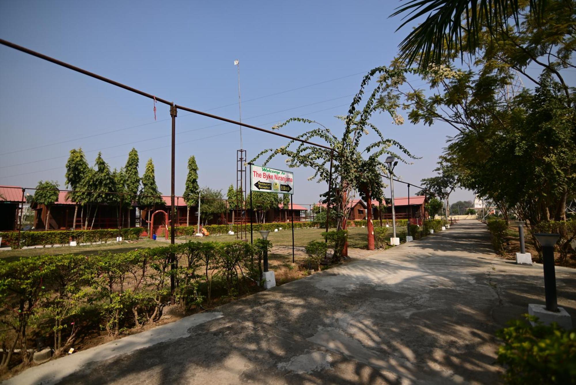 The Byke Niranjana Hotel Gaya Exterior photo